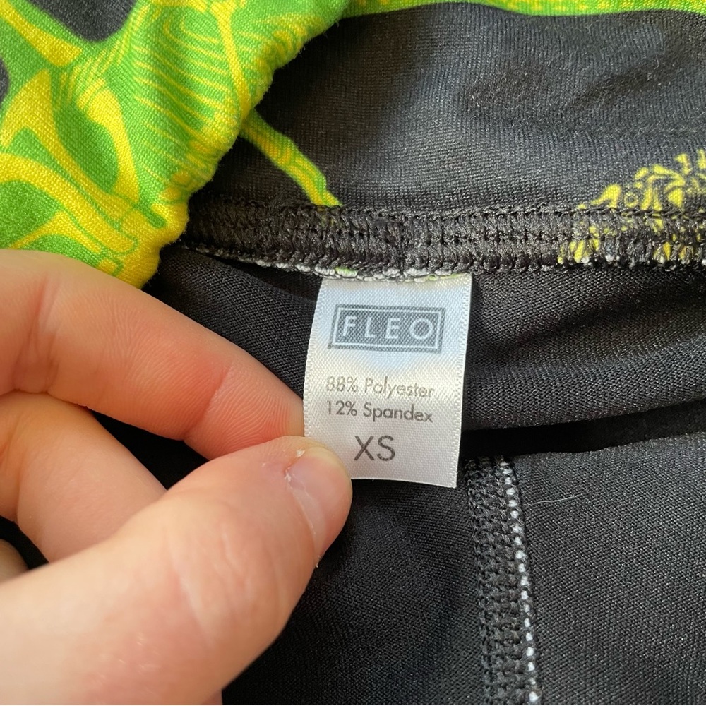 FLEO Workout Shorts 2.5in Inseam Dinosaur Meteor Print Black Green Stretch XS - Picture 4 of 7